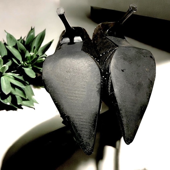 Mia Black Suede Pointy Toe Heel - Picture 15 of 16